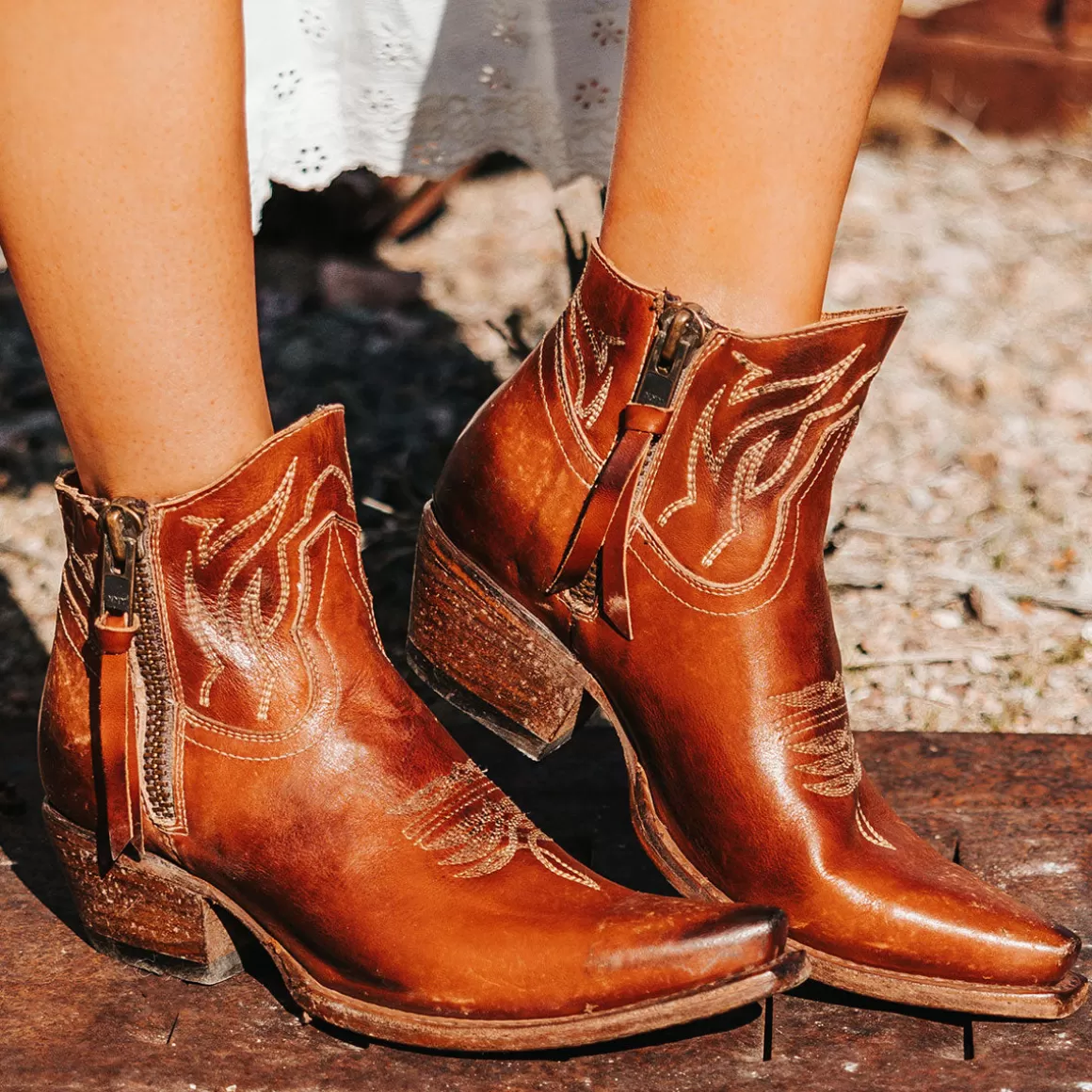 Women Freebird Store Wolfie